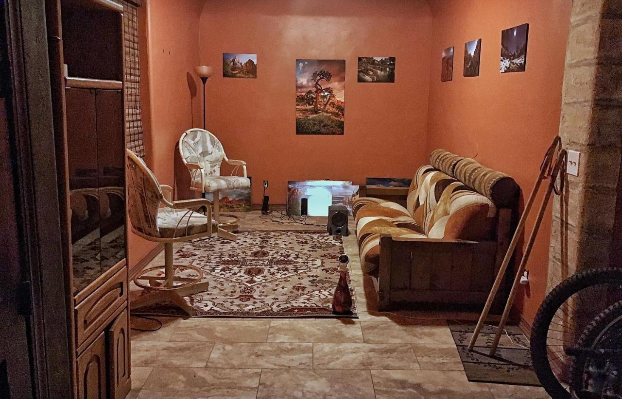 The Zion House - Affordable Bedrooms هوريكاين المظهر الخارجي الصورة